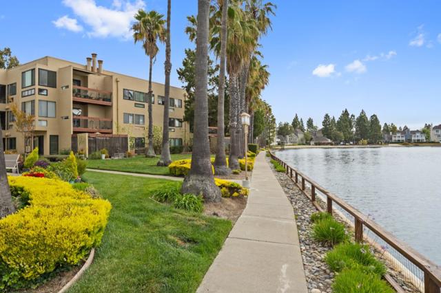 918 Beach Park Boulevard, Foster City CA: https://media.crmls.org/mediaz/9f2339ed-3628-45da-bce1-dedd786380d3.jpg