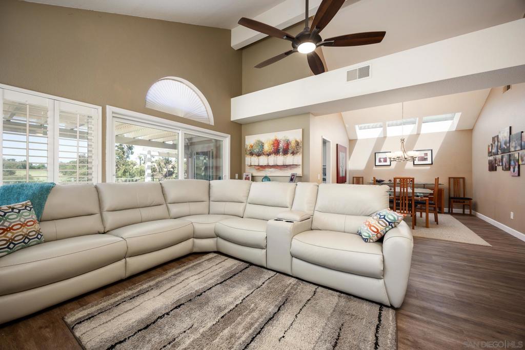 MLS #250032992SD img 8