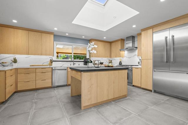 122 Belvale Drive, Los Gatos CA: https://media.crmls.org/mediaz/9f249bf8-85b7-4417-8267-c0e22bcac06c.jpg