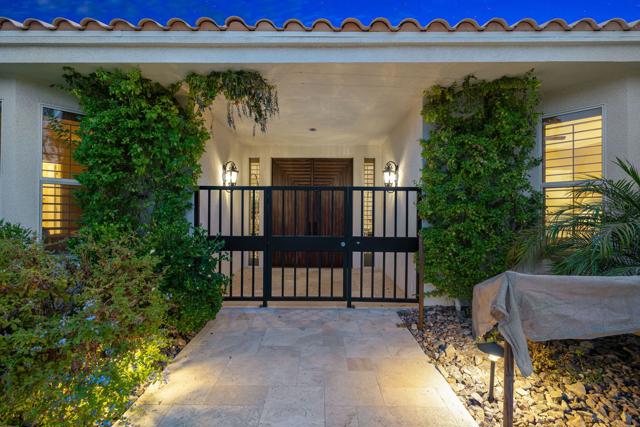 78955 Martinique Drive, Bermuda Dunes CA: https://media.crmls.org/mediaz/9f24ca44-55b1-4e8f-b4f7-cc1650e970da.jpg