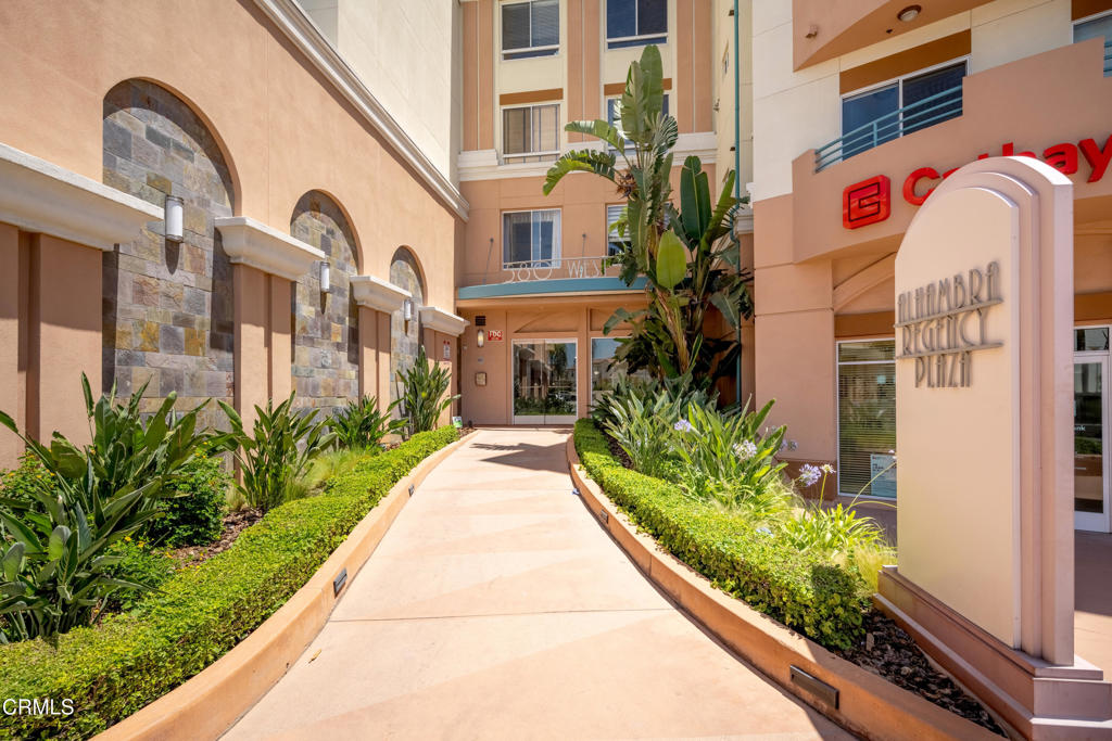 580 W Main Street #121