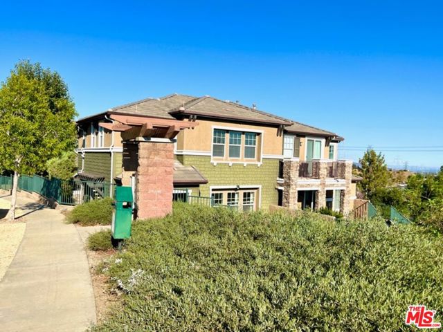 16414 W Nicklaus Drive,  CA: https://media.crmls.org/mediaz/9f24f7cd-e889-4b2b-a4fc-805c15186a21.jpg