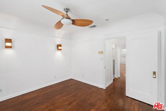 934 N La Jolla Avenue, West Hollywood CA: https://media.crmls.org/mediaz/9f254cb8-df8d-4a5b-81c8-d33780fb76b5.jpg