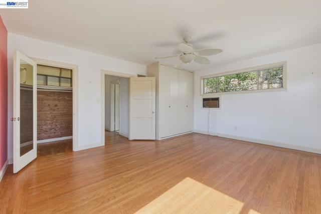 3890 Serrano St, Martinez CA: https://media.crmls.org/mediaz/9f2582af-b1a1-4d3b-a97f-e49ef25750ac.jpg