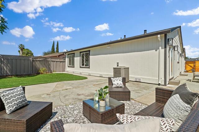 1868 Bagpipe Way, San Jose CA: https://media.crmls.org/mediaz/9f25e4f4-5956-42d1-be02-9ce6fd338955.jpg