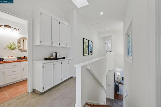 422 Sutton Cir, Danville CA: https://media.crmls.org/mediaz/9f25e5b7-9e5f-4ef8-9e1f-a4adb3ed54d7.jpg