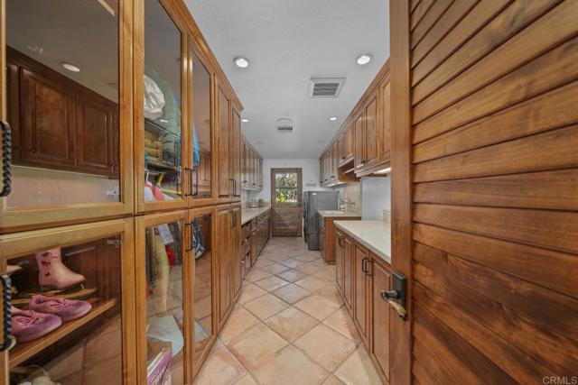 Image 71 of 75 For 647 Crest Drive