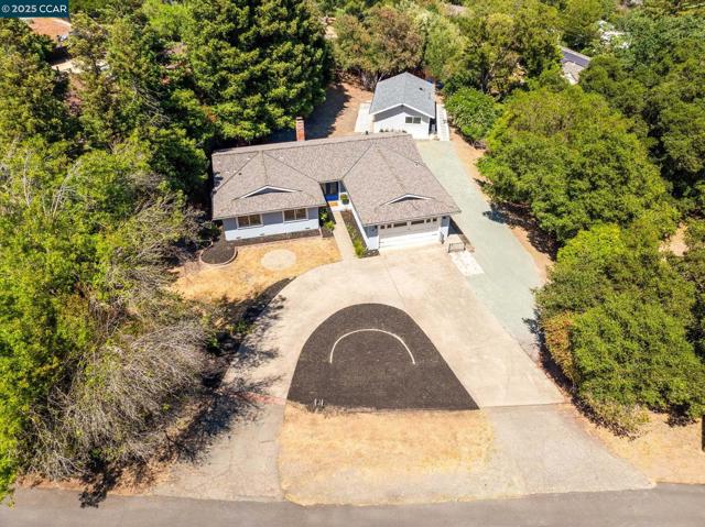 40 Loma Vista, Walnut Creek CA: https://media.crmls.org/mediaz/9f275c6c-b73b-4db6-8cdd-fdf8432a85a4.jpg