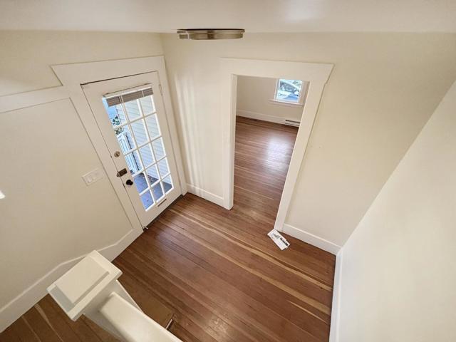 262 Hawthorne Avenue, Palo Alto CA: https://media.crmls.org/mediaz/9f276288-4fdd-4eb0-8fd4-a14792766022.jpg