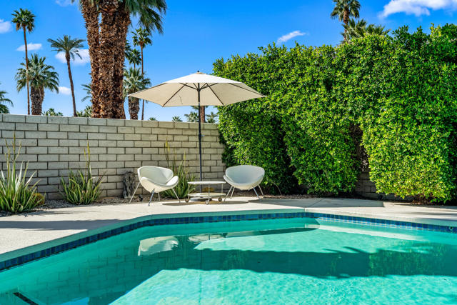 Image 31 of 60 For 76080 Fairway Drive