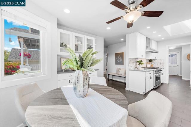 708 Pomona Ave, El Cerrito CA: https://media.crmls.org/mediaz/9f278ccb-64e3-4736-9d42-d89d40fd4d99.jpg