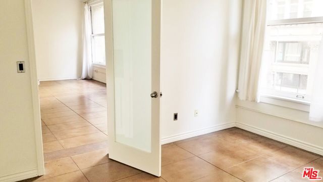 215 W 7th Street, Los Angeles CA: https://media.crmls.org/mediaz/9f2793e8-d0d6-4b3b-8bfe-c28762888f1d.jpg
