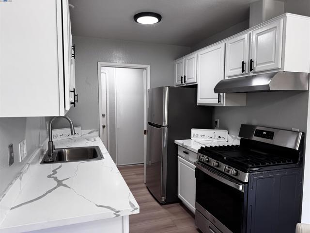 2755 Country Drive, Fremont CA: https://media.crmls.org/mediaz/9f28e725-686f-4d4c-8f54-32c6116f3b53.jpg