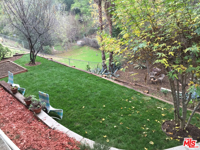 980 Oneonta Drive, Los Angeles CA: https://media.crmls.org/mediaz/9f2959eb-7e9e-471e-8181-0a0e61e2fb11.jpg