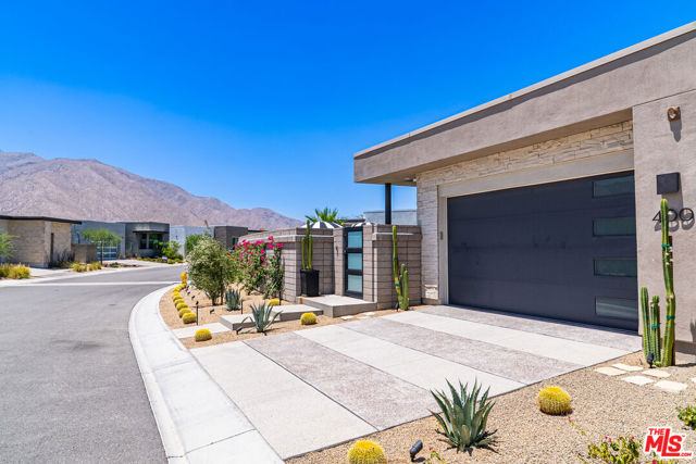 400 Fountain Drive, Palm Springs CA: https://media.crmls.org/mediaz/9f296f4a-9276-4a69-94ab-3b39ad3b68ed.jpg