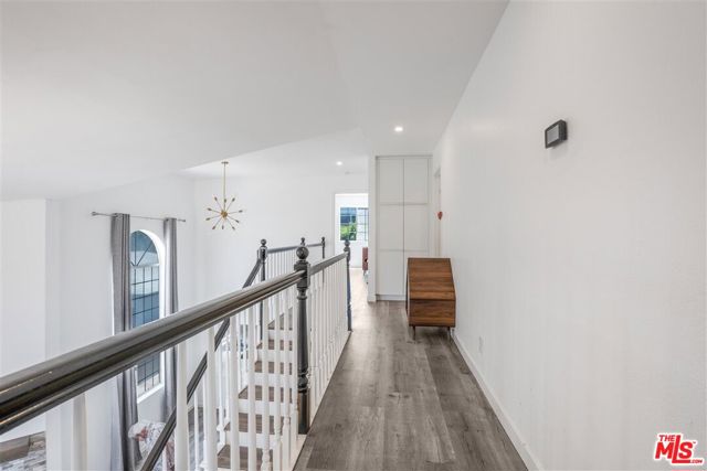 2481 S Bundy Drive, Los Angeles CA: https://media.crmls.org/mediaz/9f298aba-c884-4e9f-bf83-47a39da7278b.jpg