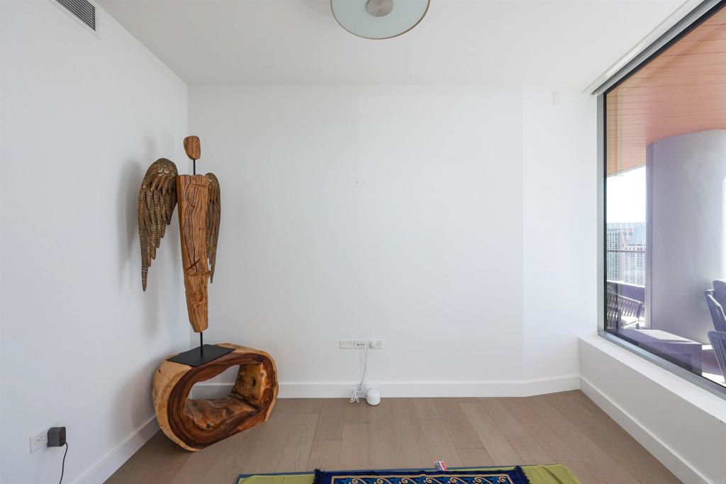 888 E Street - photo 18