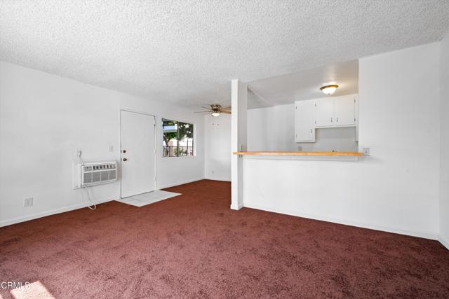 Detail Gallery Image 4 of 14 For 13040 Dronfield Ave #3,  Sylmar,  CA 91342 - 1 Beds | 1 Baths