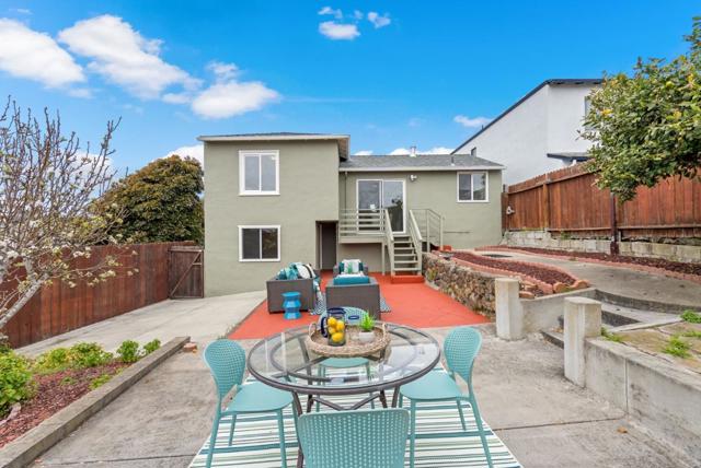18 Garwood Drive, Daly City CA: https://media.crmls.org/mediaz/9f2b39ef-9b0d-4820-8ef1-df3ed527d358.jpg