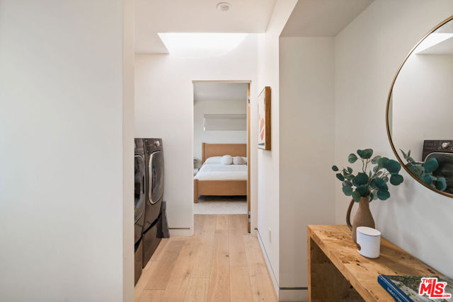 820 N Formosa Avenue, Los Angeles CA: https://media.crmls.org/mediaz/9f2bad76-990e-415e-b1df-dc993b5f7dc2.jpg
