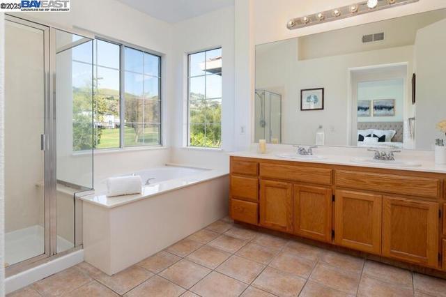 Image 21 of 46 For 220 Bridgehead Ln