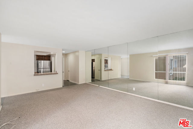 1010 Palm Avenue, West Hollywood CA: https://media.crmls.org/mediaz/9f2c3ece-5144-4192-85a4-8502d41939b5.jpg