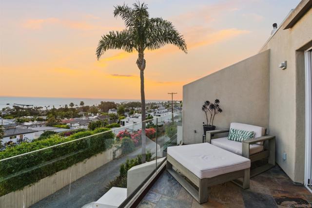 Image 27 of 60 For 2372 Oxford Ave