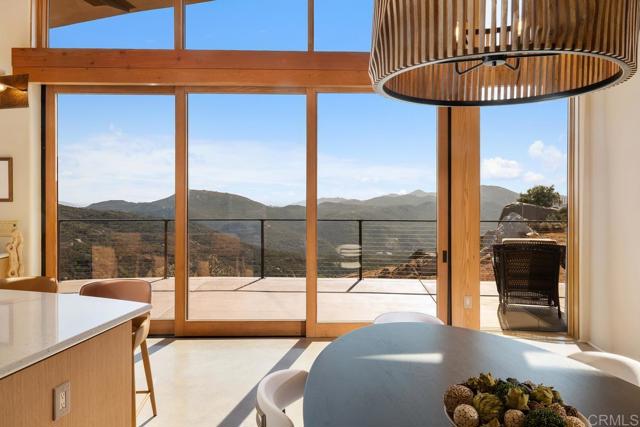 10027 Tall Oak Drive, Escondido CA: https://media.crmls.org/mediaz/9f2c581f-1d9c-4ce5-a7f6-c68d0fe9e1fd.jpg