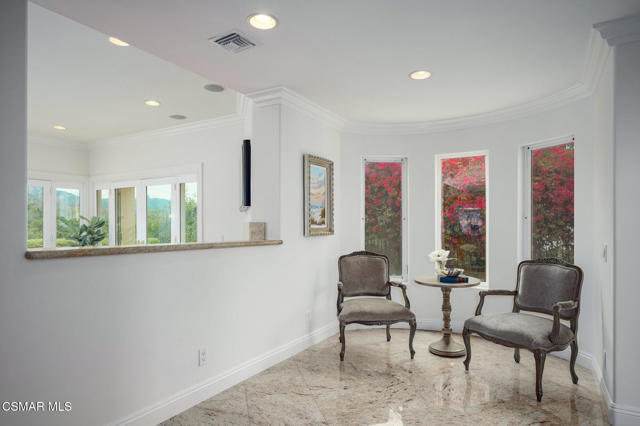 7111 Los Coyotes Place, Camarillo CA: https://media.crmls.org/mediaz/9f2c5c86-972f-420d-96bd-b958c7d726b4.jpg