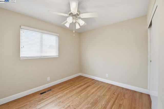 Image 21 of 30 For 15596 Tilden St