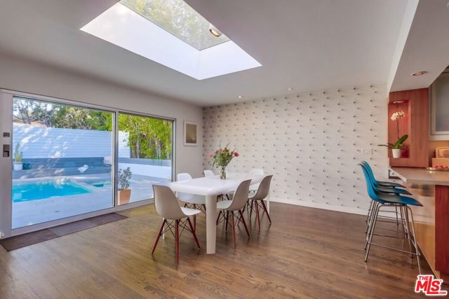 7706 Chandelle Place, Los Angeles CA: https://media.crmls.org/mediaz/9f2caf38-eb3b-41e5-bc7d-5acb7f0692f8.jpg