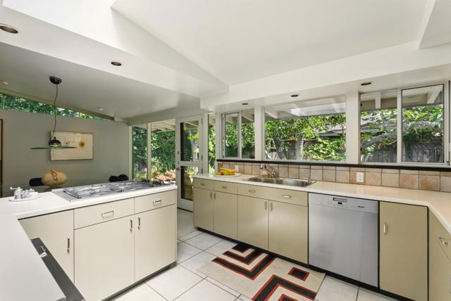 964 Colonial Lane, Palo Alto CA: https://media.crmls.org/mediaz/9f2d0a0d-04f3-4389-9250-e3a8228e1d20.jpg
