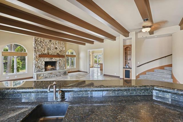 431 Flores de Oro, Rancho Santa Fe CA: https://media.crmls.org/mediaz/9f2f349e-7fa9-481e-85a4-5ce0f72c8ce4.jpg