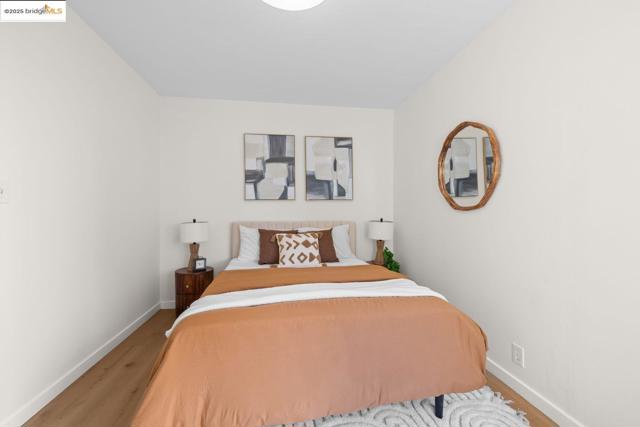 1241 Park Ave, Alameda CA: https://media.crmls.org/mediaz/9f2f43f6-5f42-472b-b157-eac6adf738ab.jpg