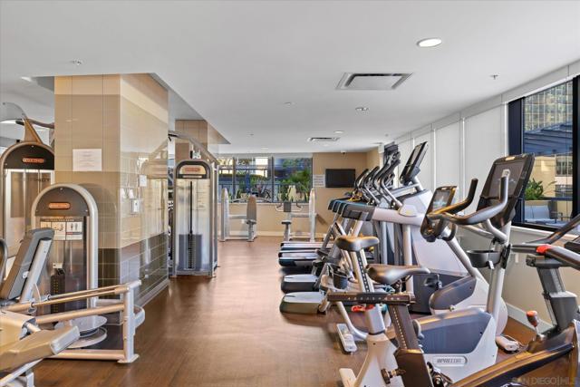 1325 Pacific Hwy, San Diego CA: https://media.crmls.org/mediaz/9f2f93ec-fe62-4f5e-9aaa-b25bd77169ef.jpg