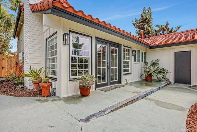 Detail Gallery Image 33 of 36 For 1583 Avenida De Los Lirios, Encinitas,  CA 92024 - 4 Beds | 3 Baths