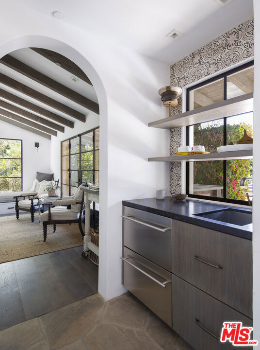 770 Via Manana, Montecito CA: https://media.crmls.org/mediaz/9f304d12-2006-46b6-a2e7-eb2f99bcdab2.jpg