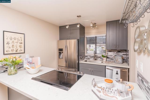 1821 Paseo Laguna Seco, Livermore CA: https://media.crmls.org/mediaz/9f307feb-f1c7-4720-beea-c78006949cce.jpg