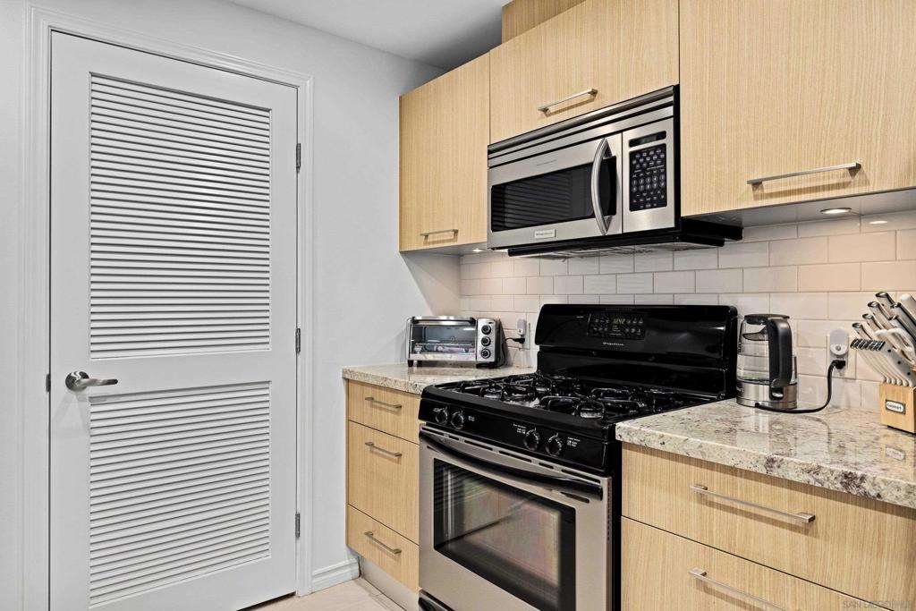 1431 Pacific Highway - photo 6