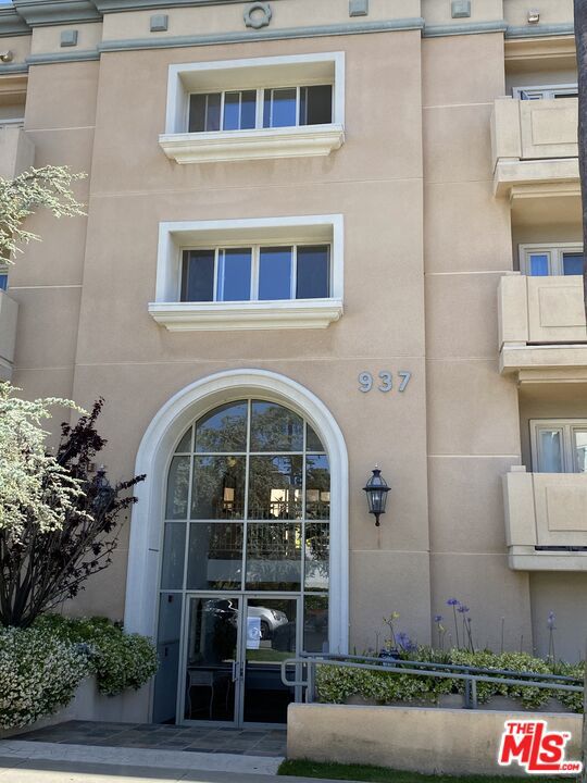 937 12th Street #101