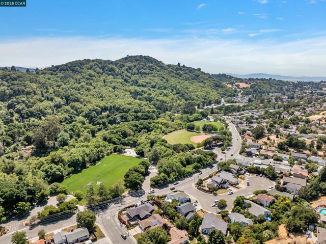2690 Doidge Ave, Pinole CA: https://media.crmls.org/mediaz/9f31348f-6487-4f23-a370-2222f5be34f6.jpg