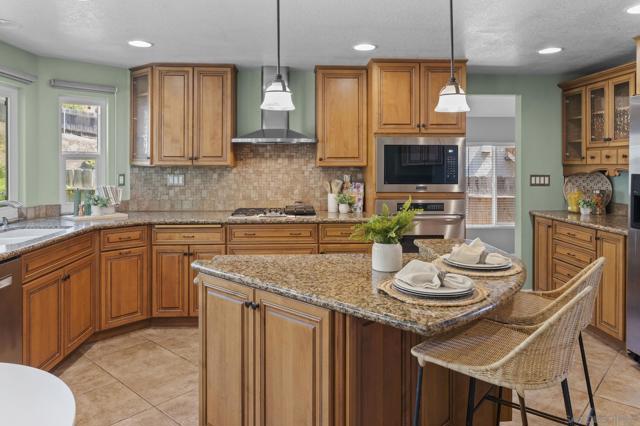 13907 Bruyere Ct, San Diego CA: https://media.crmls.org/mediaz/9f315859-5f85-4815-abe9-eddf905eef3d.jpg