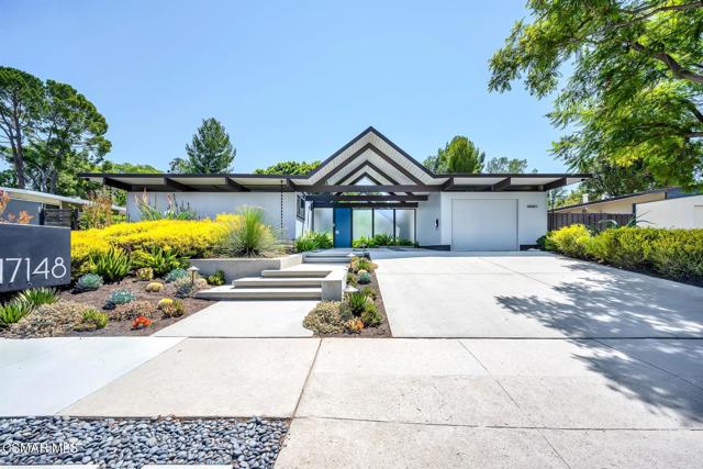 17148 Lisette Street, Granada Hills CA: https://media.crmls.org/mediaz/9f318ed2-c86d-4363-88e6-e65169c57be1.jpg