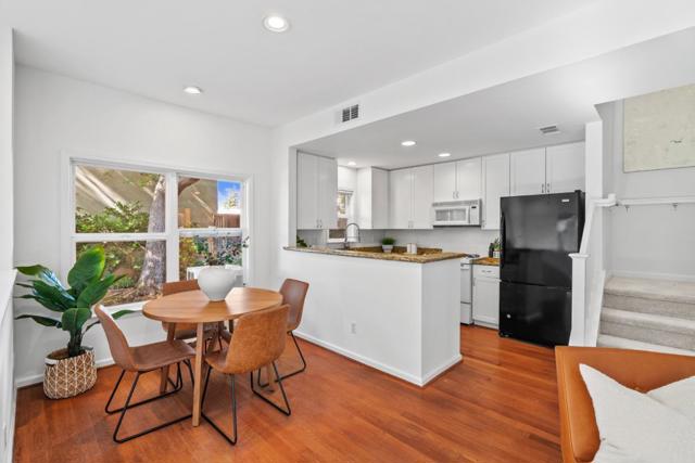 748 Cottage Court, Mountain View CA: https://media.crmls.org/mediaz/9f31f3a4-7824-4e75-99e9-6dbfc3e1029d.jpg