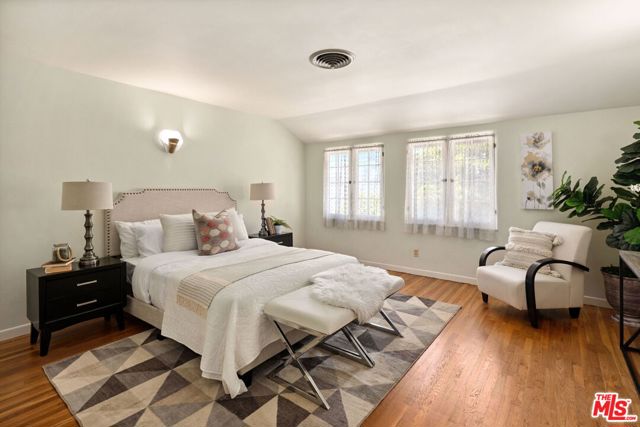 4155 Madison Avenue, Culver City CA: https://media.crmls.org/mediaz/9f320c33-0589-4bb9-95af-4f2bf96ab02a.jpg
