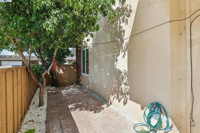 Image 3 of 41 For 38500 Paseo Padre Pkwy  102