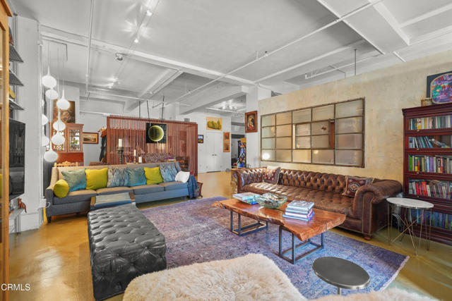 849 S Broadway, Los Angeles CA: https://media.crmls.org/mediaz/9f341703-708d-4632-af54-d1822b2ba058.jpg