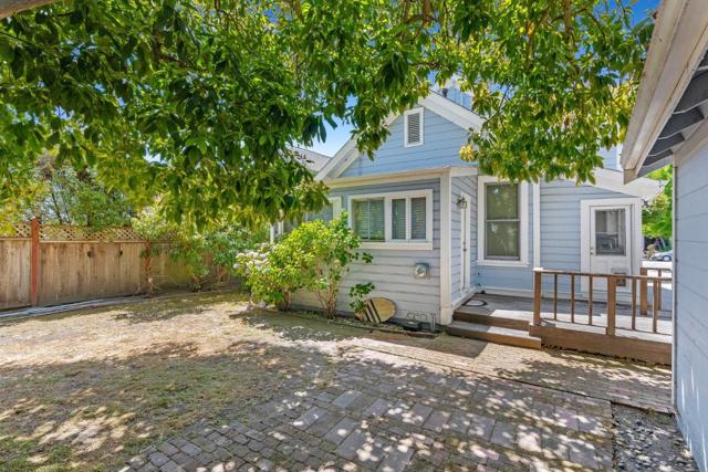 514 Washington Street, Santa Cruz CA: https://media.crmls.org/mediaz/9f345c22-9ce0-4d75-bc02-1b45a29e53ac.jpg