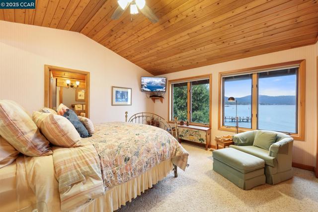 5768 N Lake Blvd, Carnelian Bay CA: https://media.crmls.org/mediaz/9f346c7f-0f56-4c35-8153-38f9acf02bea.jpg