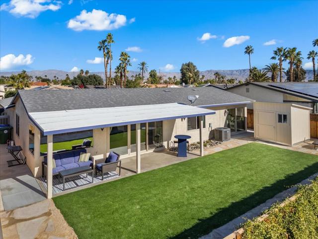 43035 Tennessee Avenue, Palm Desert CA: https://media.crmls.org/mediaz/9f34b1f7-43ef-4e01-bcbe-bd4c7679941d.jpg